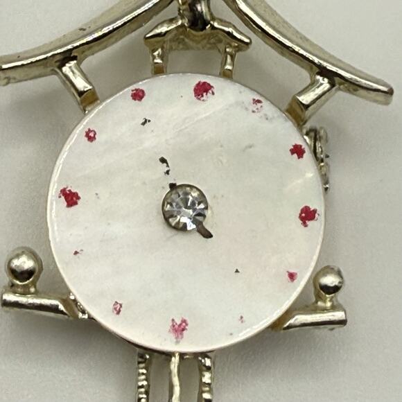 Vintage Lot of Twelve Brooch Pins Pickles Clock Dinosaurs Spoon Bows Sunglasses - Picture 9 of 12